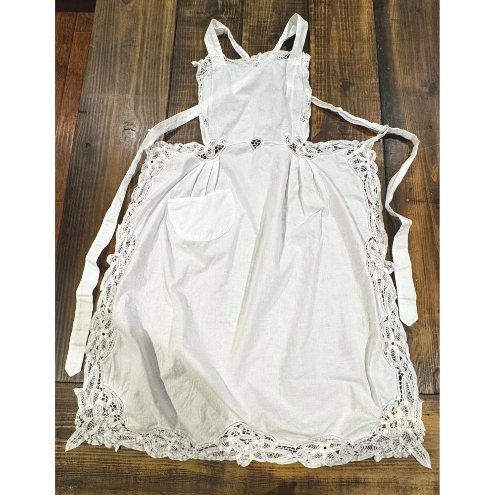 Vintage Apron White Lace Trim Adjustable Straps Full Bib Cottagecore Eyelet